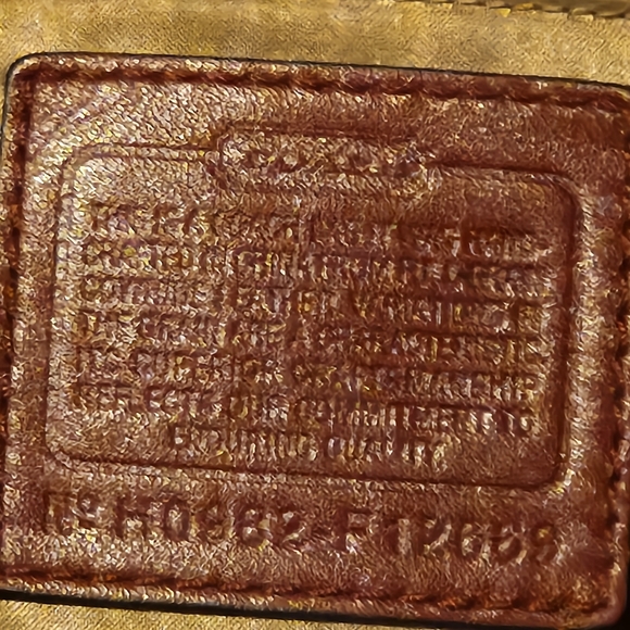 Red coach purse - Picture 9 of 11